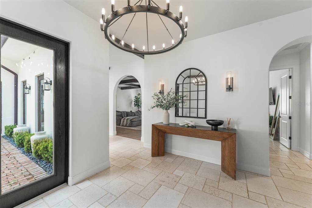 En Venta: $3,395,000 (5 camas, 4 baños, 5139 Pies cuadrados)