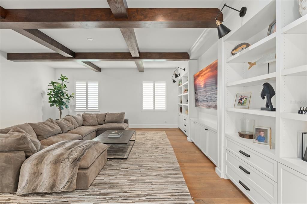 En Venta: $3,395,000 (5 camas, 4 baños, 5139 Pies cuadrados)