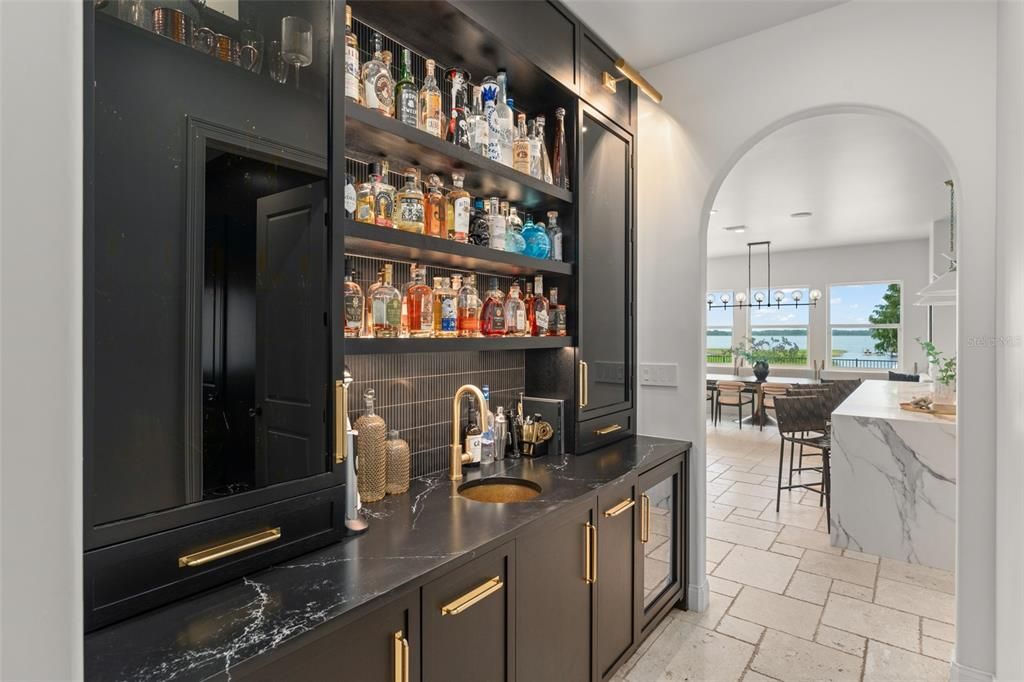 En Venta: $3,395,000 (5 camas, 4 baños, 5139 Pies cuadrados)