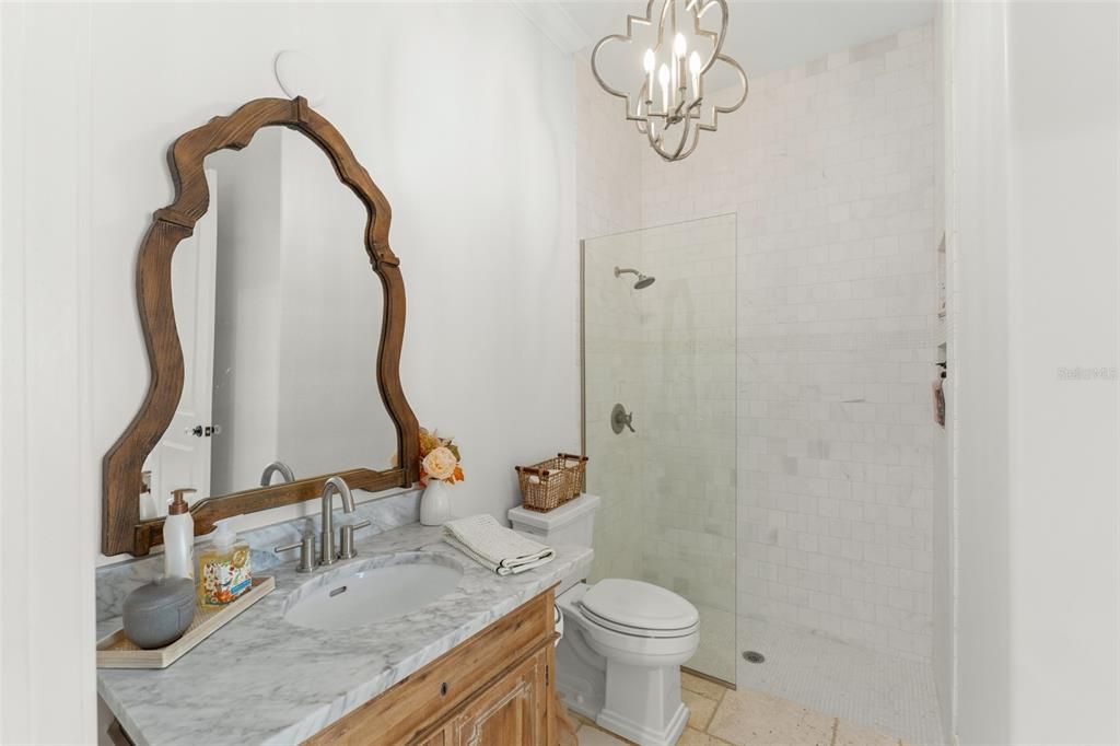 En Venta: $3,395,000 (5 camas, 4 baños, 5139 Pies cuadrados)