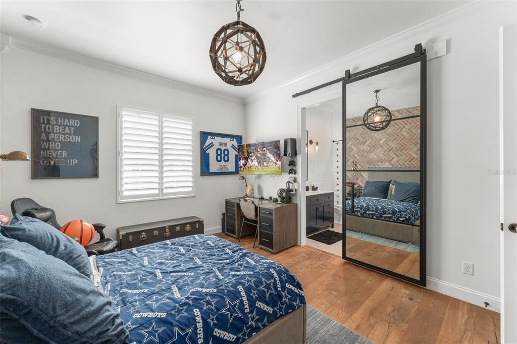 En Venta: $3,395,000 (5 camas, 4 baños, 5139 Pies cuadrados)