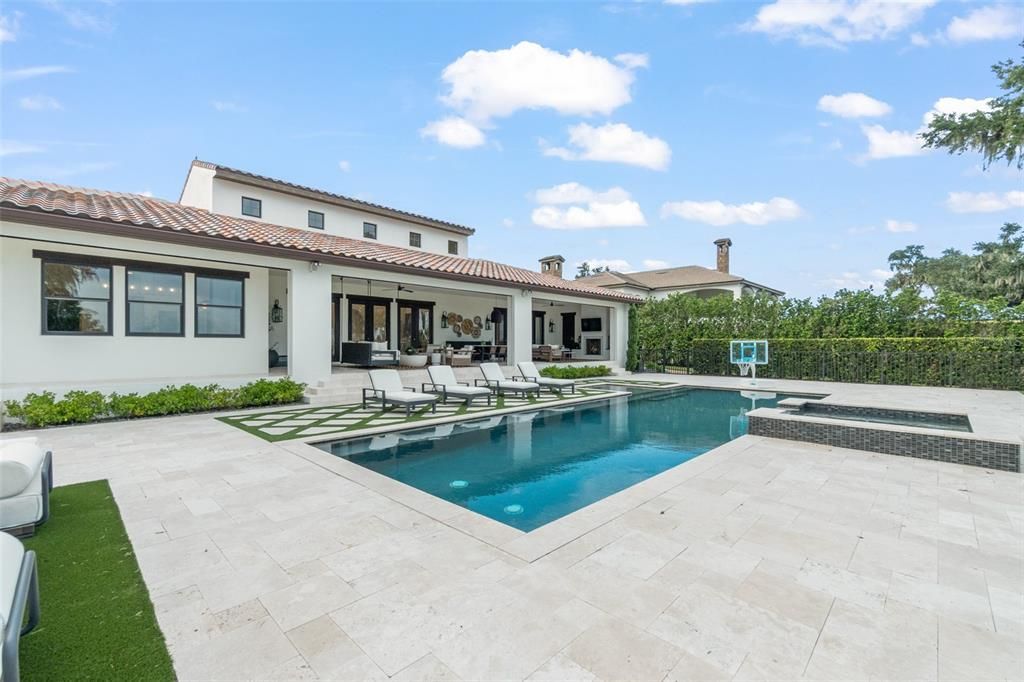 En Venta: $3,395,000 (5 camas, 4 baños, 5139 Pies cuadrados)