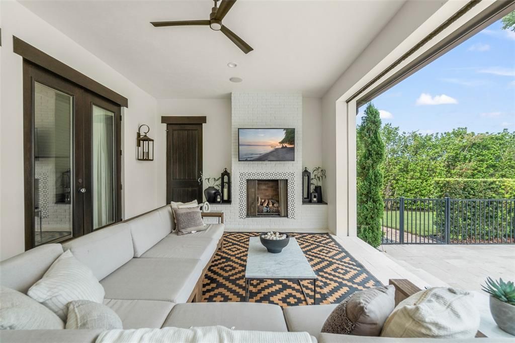 En Venta: $3,395,000 (5 camas, 4 baños, 5139 Pies cuadrados)