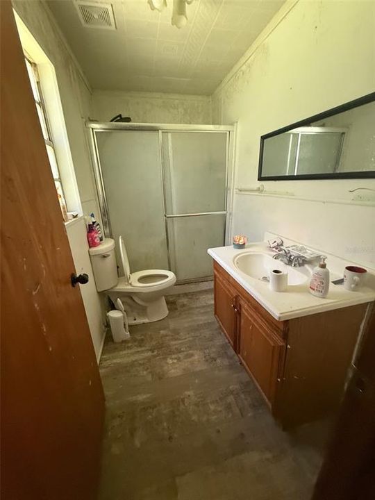 Под контрактом: $199,900 (2 спален, 1 ванн, 1147 Квадратных фут)