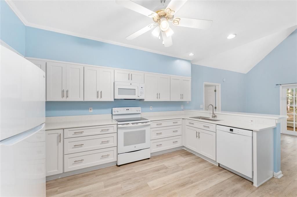 待售: $399,900 (3 贝兹, 2 浴室, 2012 平方英尺)