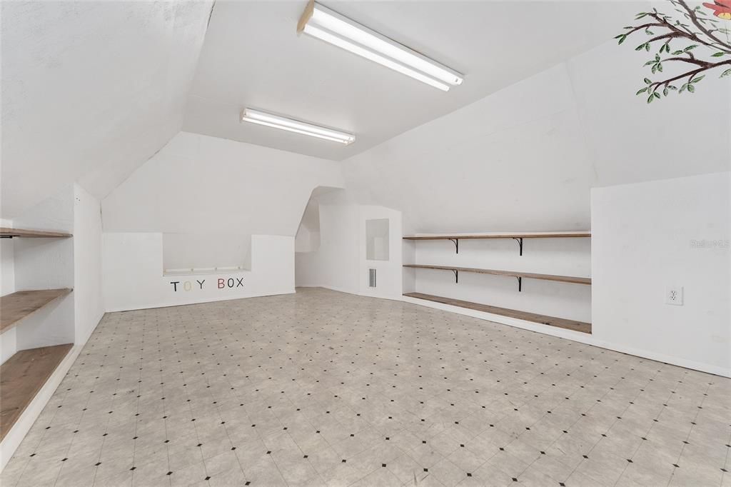 待售: $399,900 (3 贝兹, 2 浴室, 2012 平方英尺)