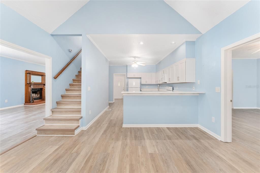 待售: $399,900 (3 贝兹, 2 浴室, 2012 平方英尺)