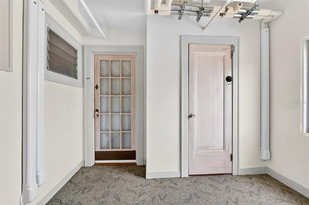 Под контрактом: $199,000 (1 спален, 1 ванн, 707 Квадратных фут)