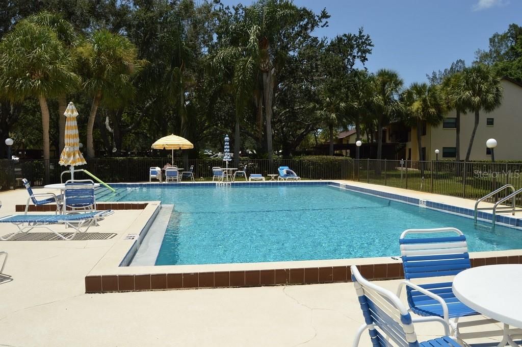 Под контрактом: $178,000 (2 спален, 2 ванн, 1100 Квадратных фут)