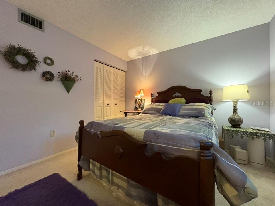 Под контрактом: $178,000 (2 спален, 2 ванн, 1100 Квадратных фут)