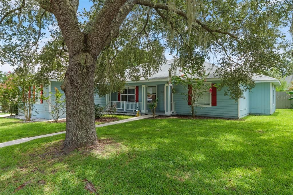 Под контрактом: $357,500 (4 спален, 2 ванн, 1790 Квадратных фут)