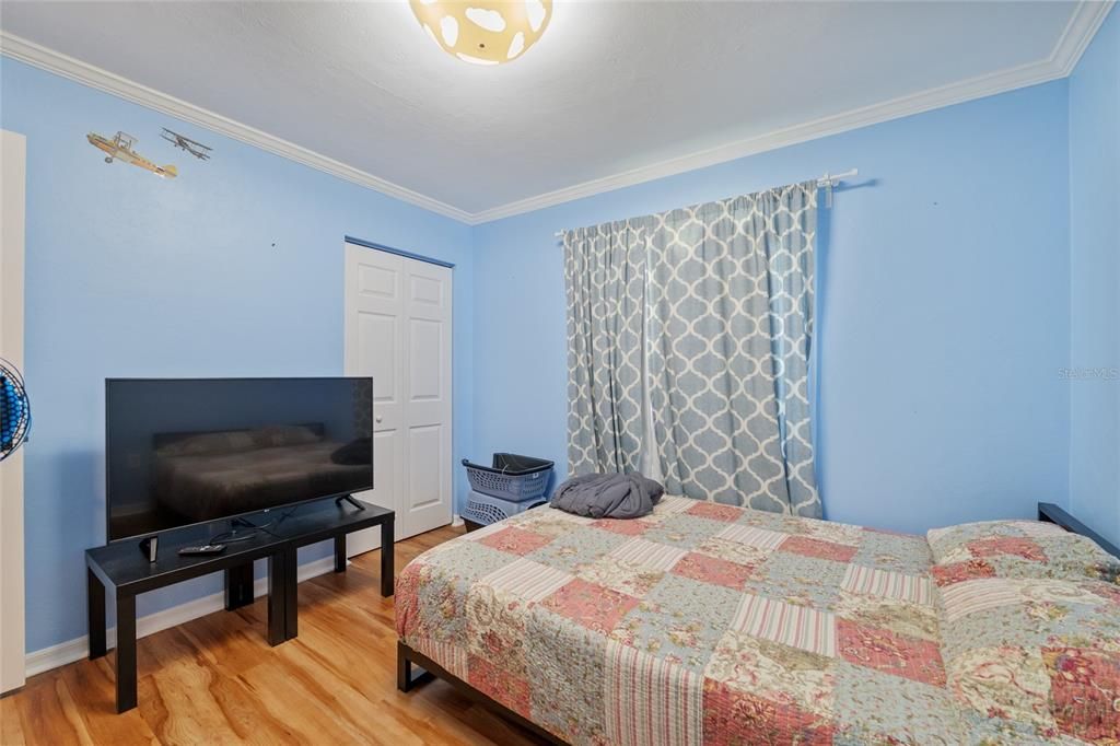 Под контрактом: $357,500 (4 спален, 2 ванн, 1790 Квадратных фут)