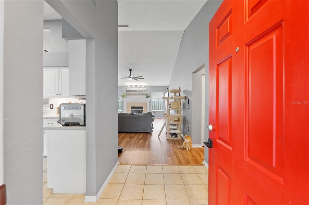 Под контрактом: $357,500 (4 спален, 2 ванн, 1790 Квадратных фут)