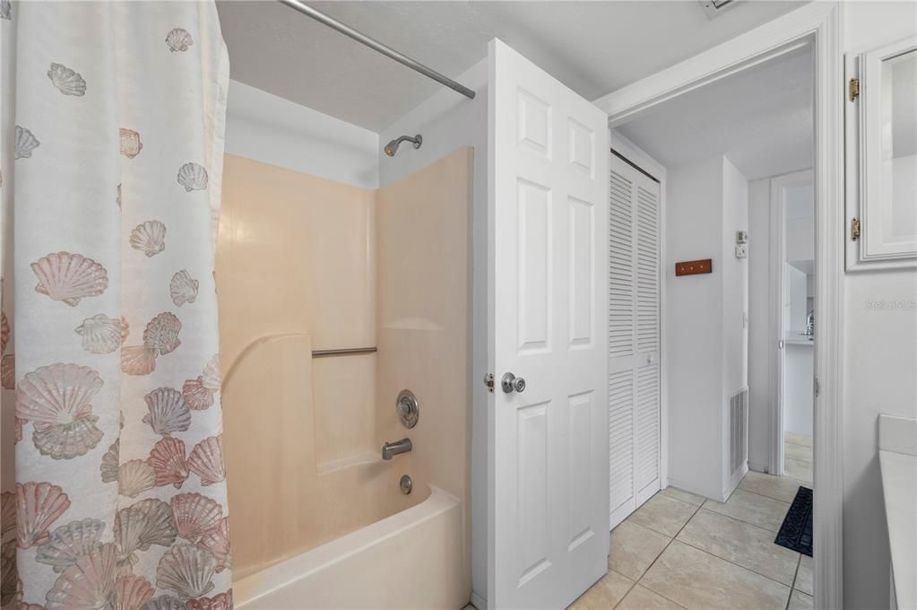 Activo con contrato: $149,000 (2 camas, 2 baños, 1044 Pies cuadrados)