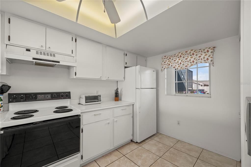 Activo con contrato: $149,000 (2 camas, 2 baños, 1044 Pies cuadrados)