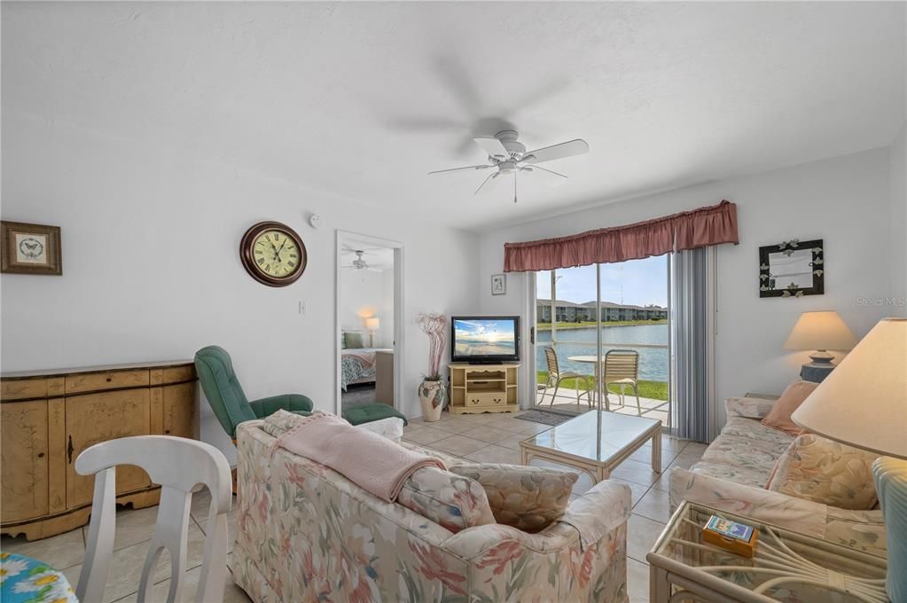 Activo con contrato: $149,000 (2 camas, 2 baños, 1044 Pies cuadrados)