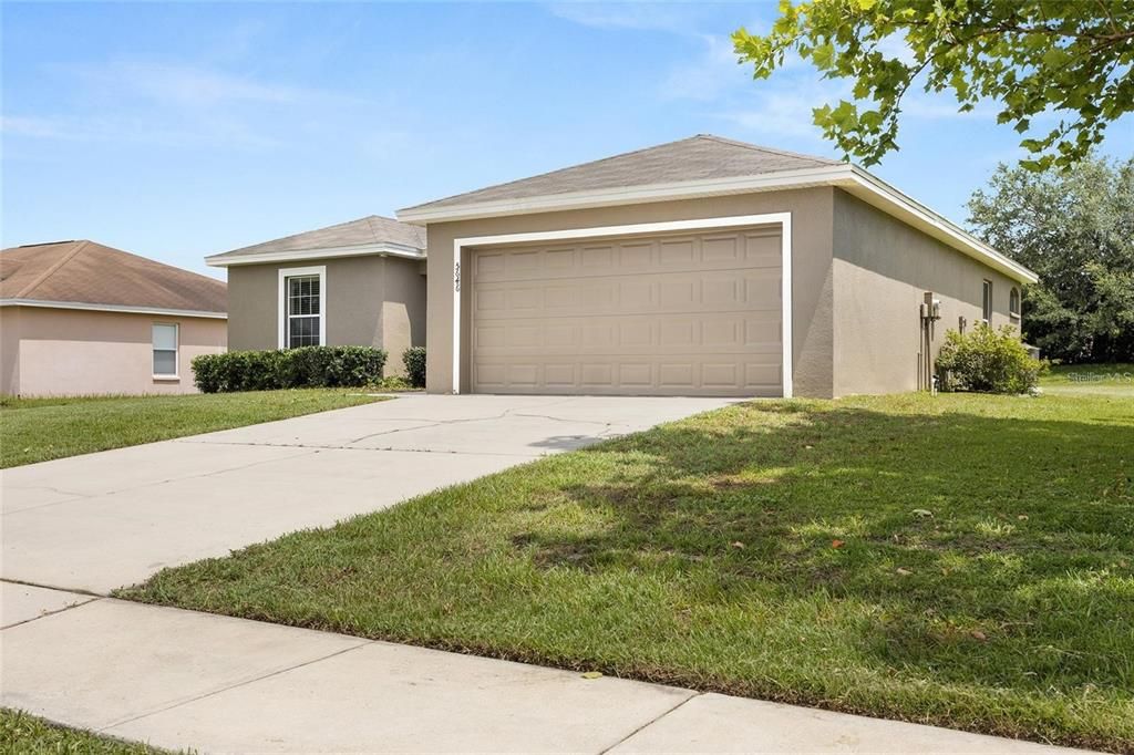 For Rent: $1,995 (3 beds, 2 baths, 1261 Square Feet)