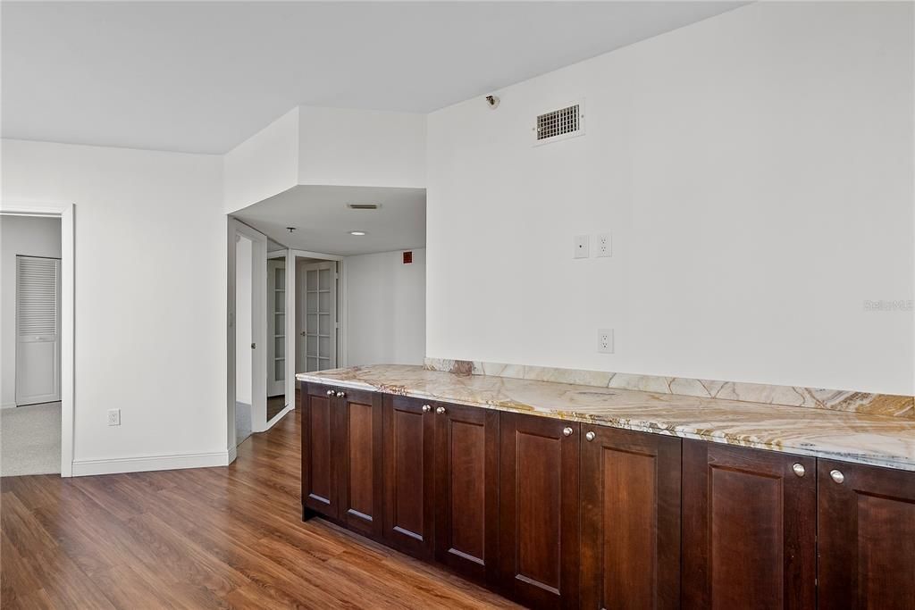 Под контрактом: $1,350,000 (3 спален, 2 ванн, 1660 Квадратных фут)