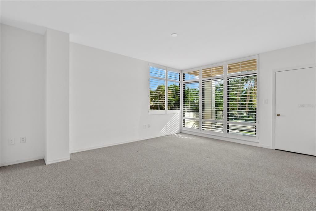 Под контрактом: $1,350,000 (3 спален, 2 ванн, 1660 Квадратных фут)