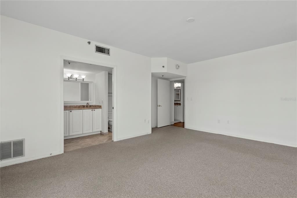 Под контрактом: $1,350,000 (3 спален, 2 ванн, 1660 Квадратных фут)