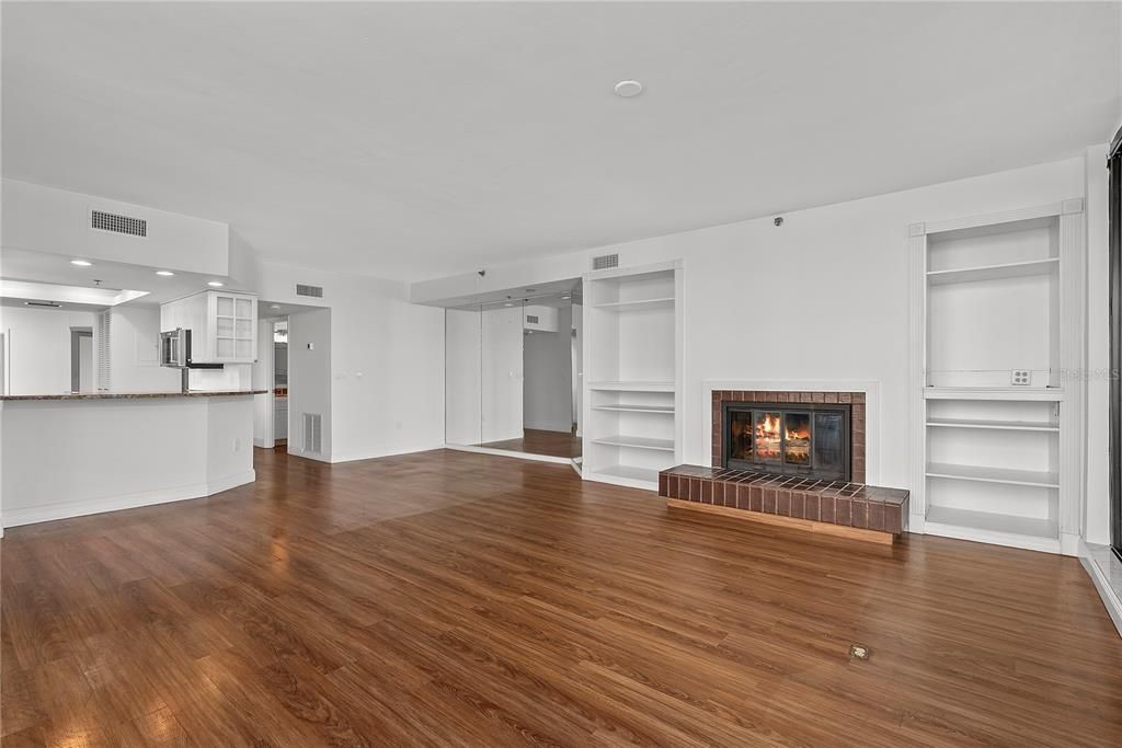 Под контрактом: $1,350,000 (3 спален, 2 ванн, 1660 Квадратных фут)