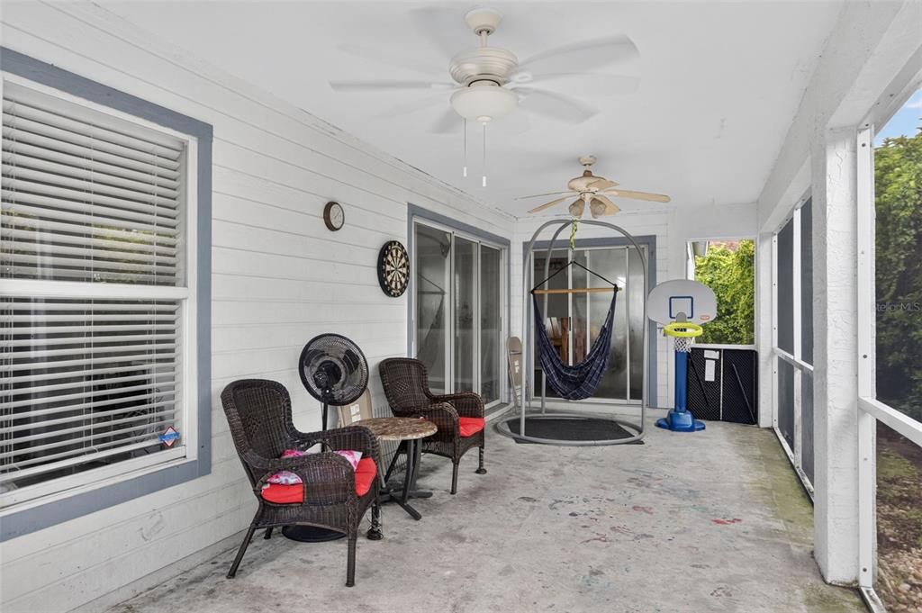 Activo con contrato: $340,000 (3 camas, 2 baños, 1787 Pies cuadrados)