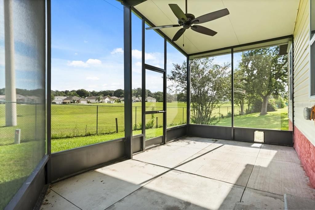 На продажу: $299,900 (3 спален, 3 ванн, 1830 Квадратных фут)