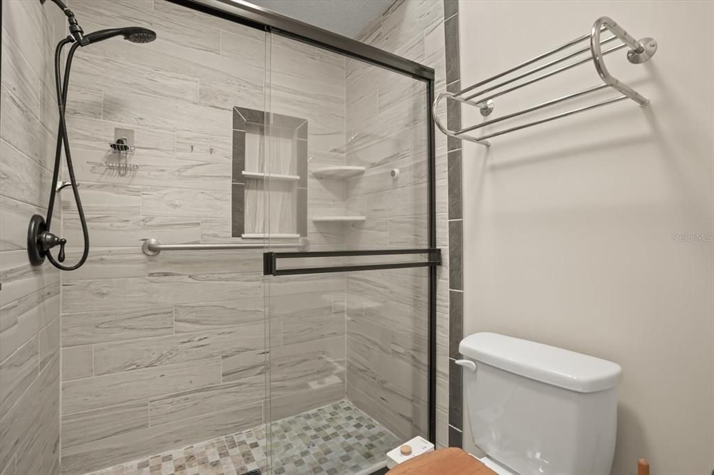 На продажу: $299,900 (3 спален, 3 ванн, 1830 Квадратных фут)