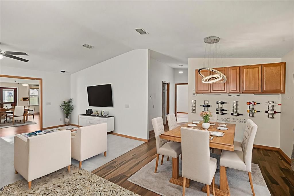 На продажу: $299,900 (3 спален, 3 ванн, 1830 Квадратных фут)