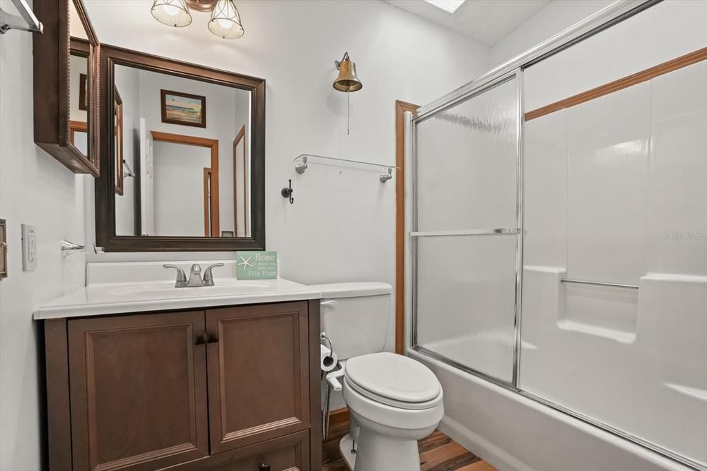 На продажу: $299,900 (3 спален, 3 ванн, 1830 Квадратных фут)