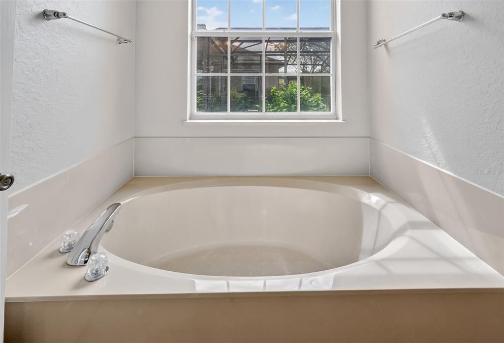 En Venta: $450,000 (3 camas, 2 baños, 2121 Pies cuadrados)