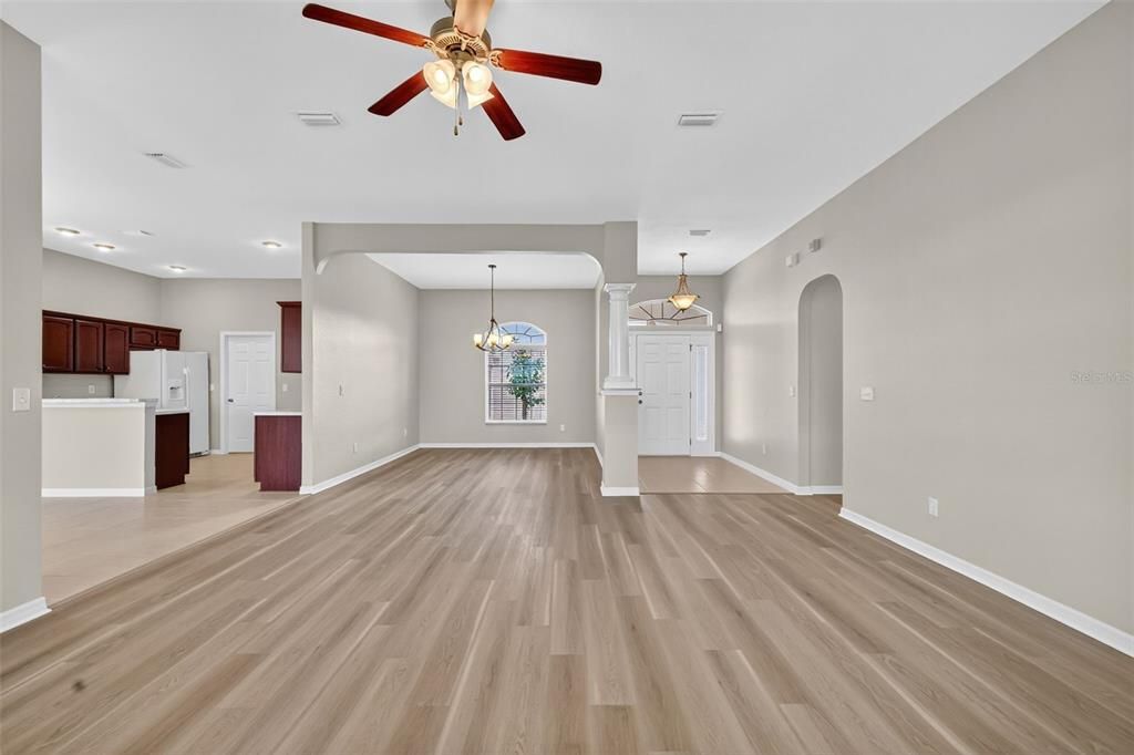 En Venta: $450,000 (3 camas, 2 baños, 2121 Pies cuadrados)