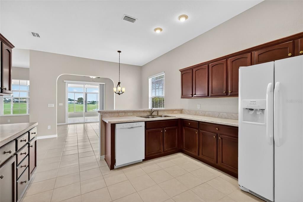 En Venta: $450,000 (3 camas, 2 baños, 2121 Pies cuadrados)