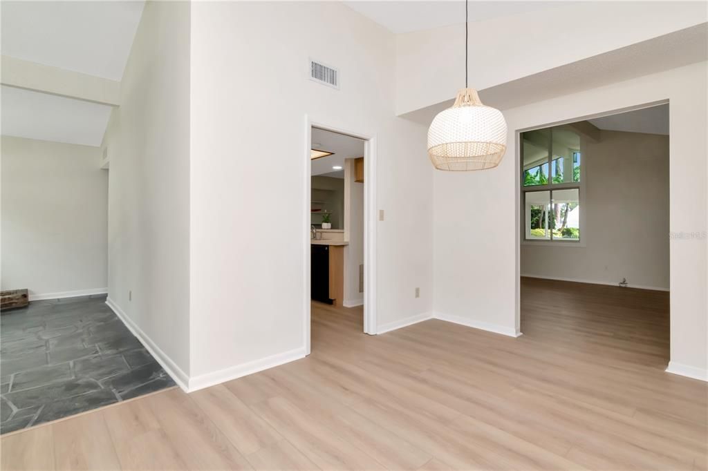 待售: $725,000 (5 贝兹, 3 浴室, 2974 平方英尺)