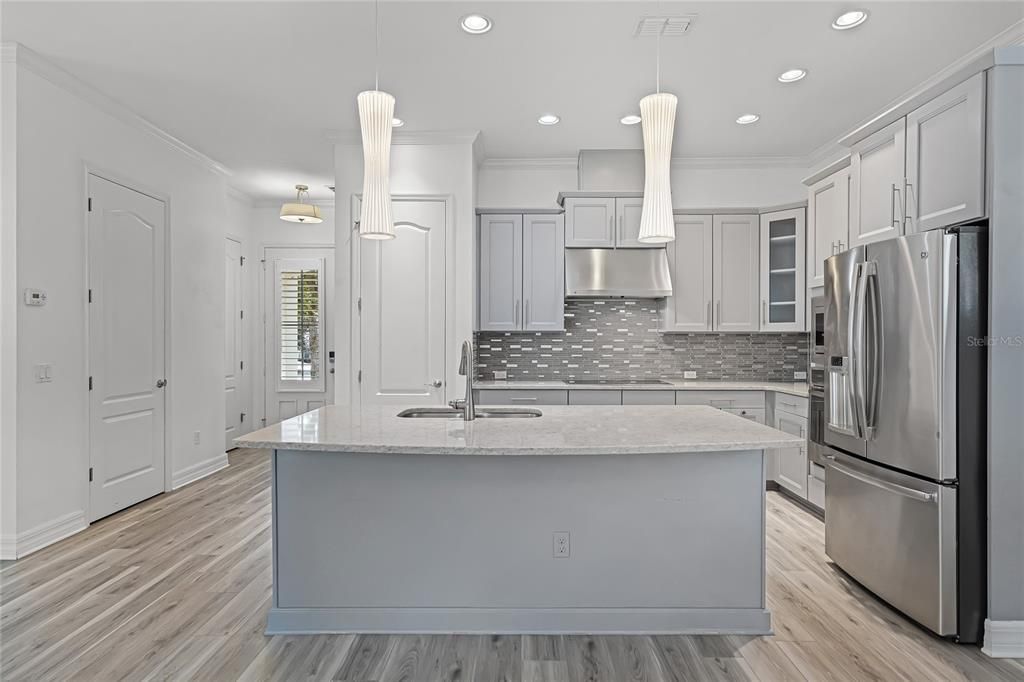 Под контрактом: $675,000 (3 спален, 2 ванн, 2149 Квадратных фут)