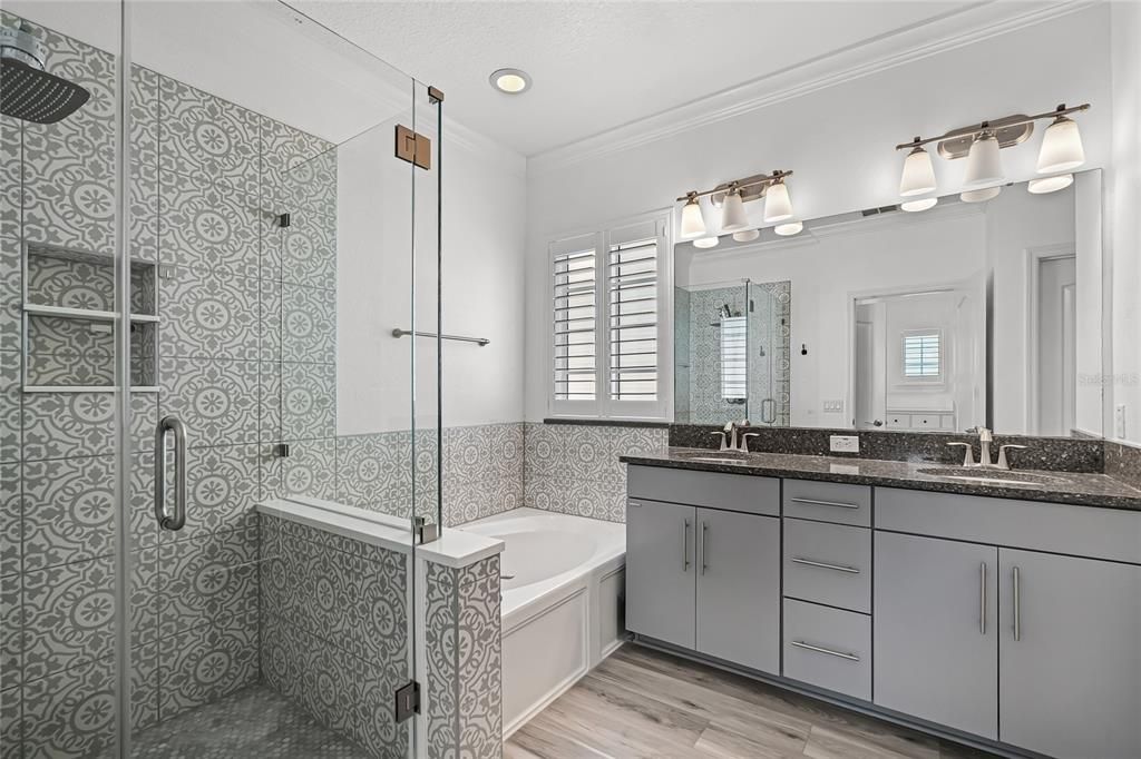 Под контрактом: $675,000 (3 спален, 2 ванн, 2149 Квадратных фут)