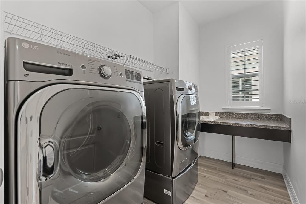 Под контрактом: $675,000 (3 спален, 2 ванн, 2149 Квадратных фут)