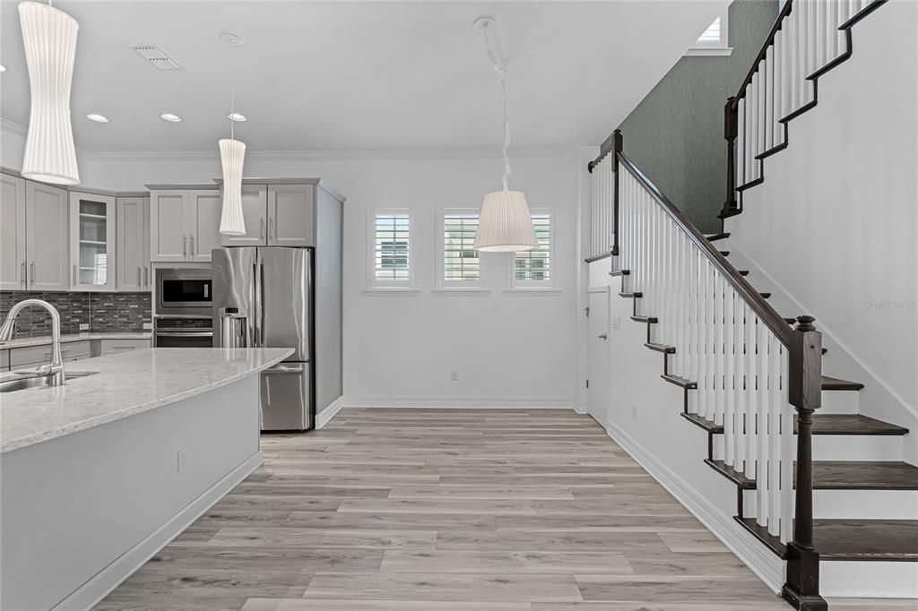 Под контрактом: $675,000 (3 спален, 2 ванн, 2149 Квадратных фут)