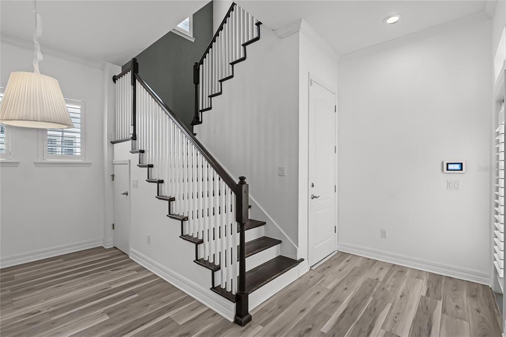 Под контрактом: $675,000 (3 спален, 2 ванн, 2149 Квадратных фут)