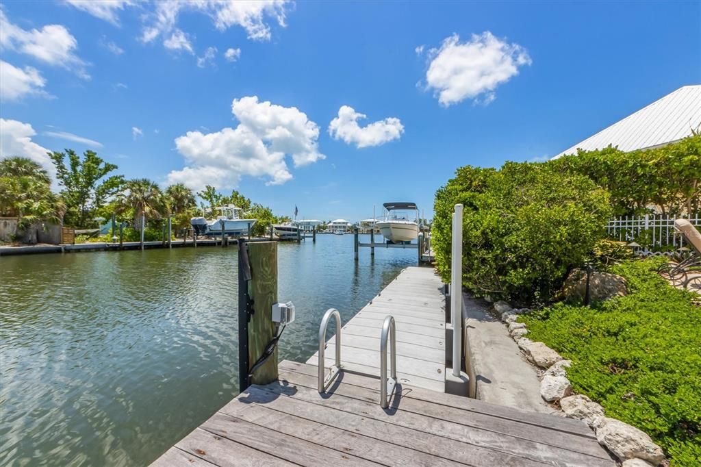 For Sale: $4,249,000 (4 beds, 4 baths, 3464 Square Feet)