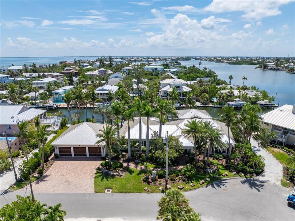 For Sale: $4,249,000 (4 beds, 4 baths, 3464 Square Feet)