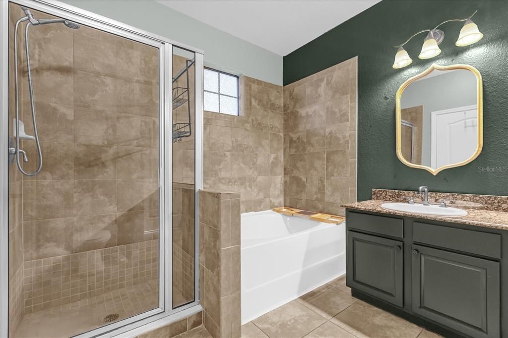 Active With Contract: $149,900 (3 beds, 3 baths, 1217 Square Feet)