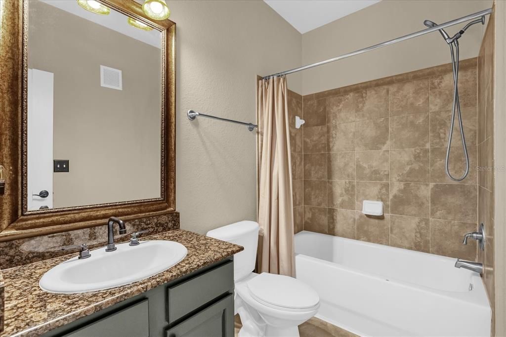 Active With Contract: $149,900 (3 beds, 3 baths, 1217 Square Feet)