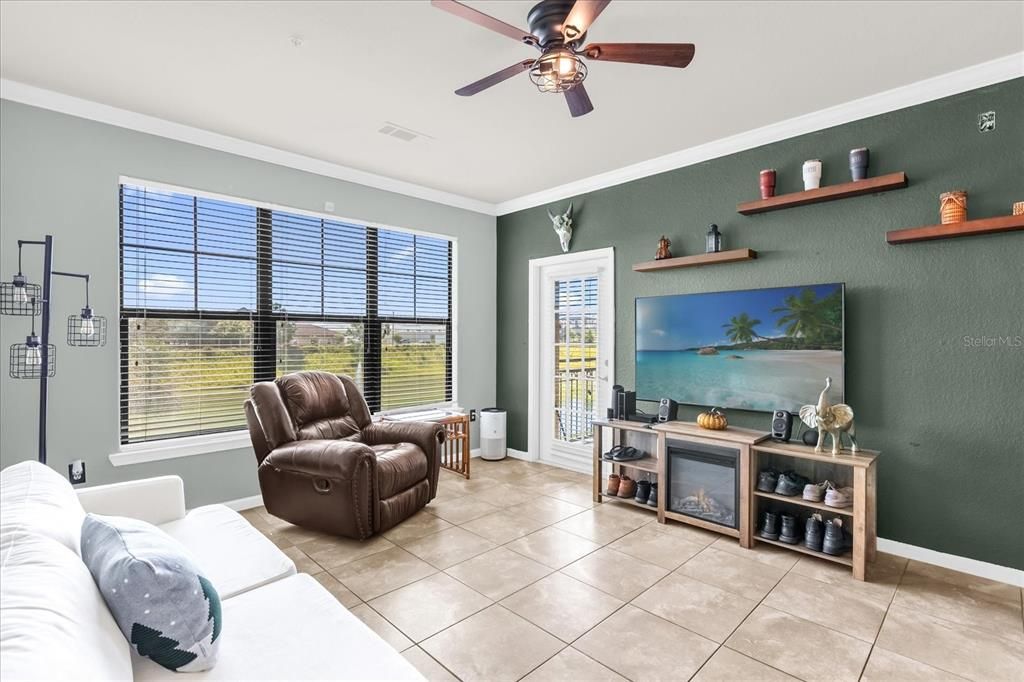 Active With Contract: $149,900 (3 beds, 3 baths, 1217 Square Feet)