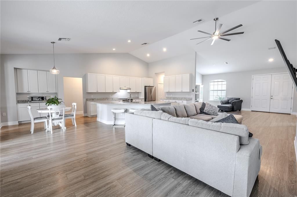 For Sale: $899,000 (4 beds, 3 baths, 3042 Square Feet)