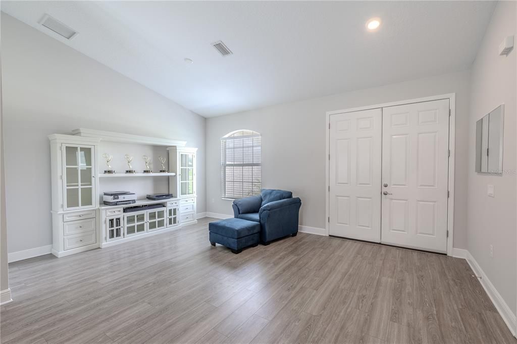 For Sale: $899,000 (4 beds, 3 baths, 3042 Square Feet)