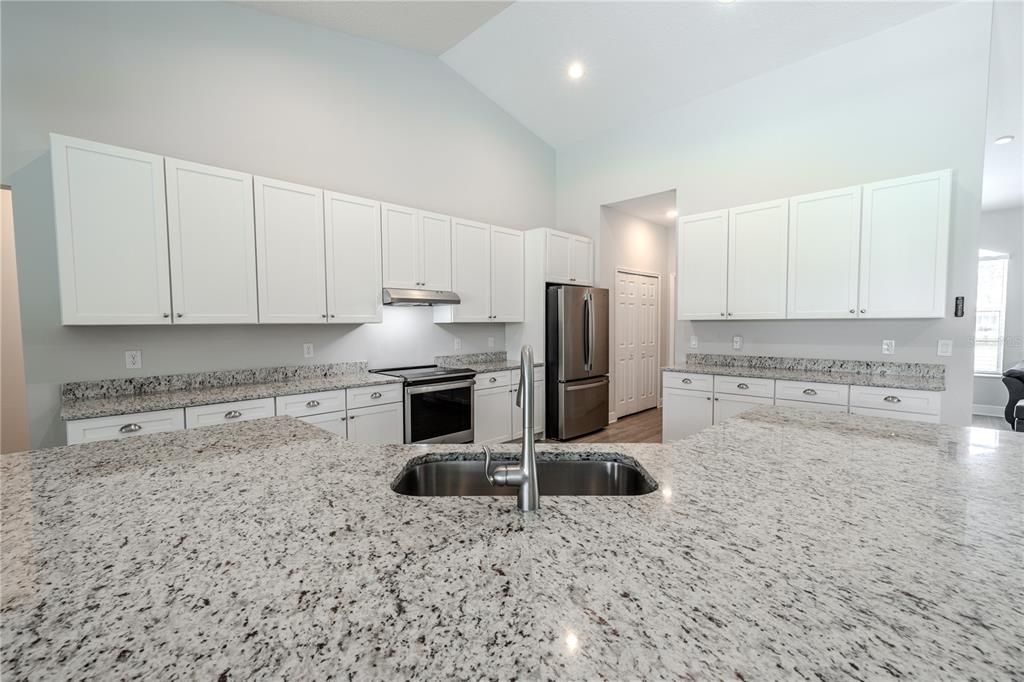 For Sale: $899,000 (4 beds, 3 baths, 3042 Square Feet)