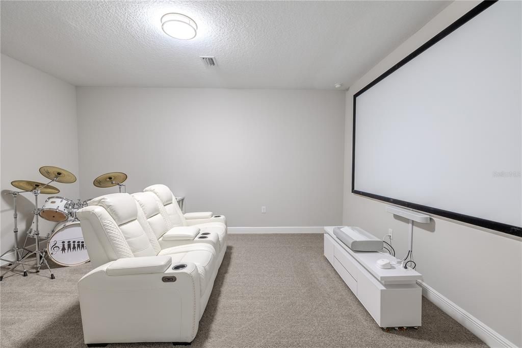 For Sale: $899,000 (4 beds, 3 baths, 3042 Square Feet)