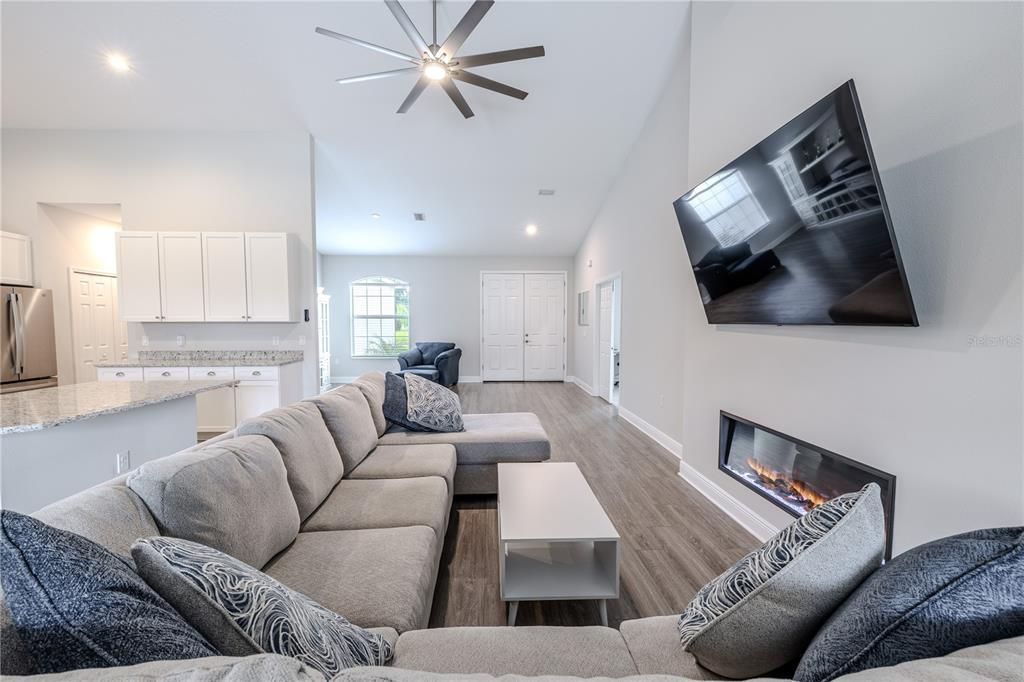 For Sale: $899,000 (4 beds, 3 baths, 3042 Square Feet)