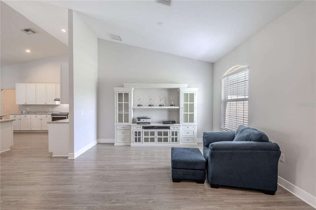 For Sale: $899,000 (4 beds, 3 baths, 3042 Square Feet)